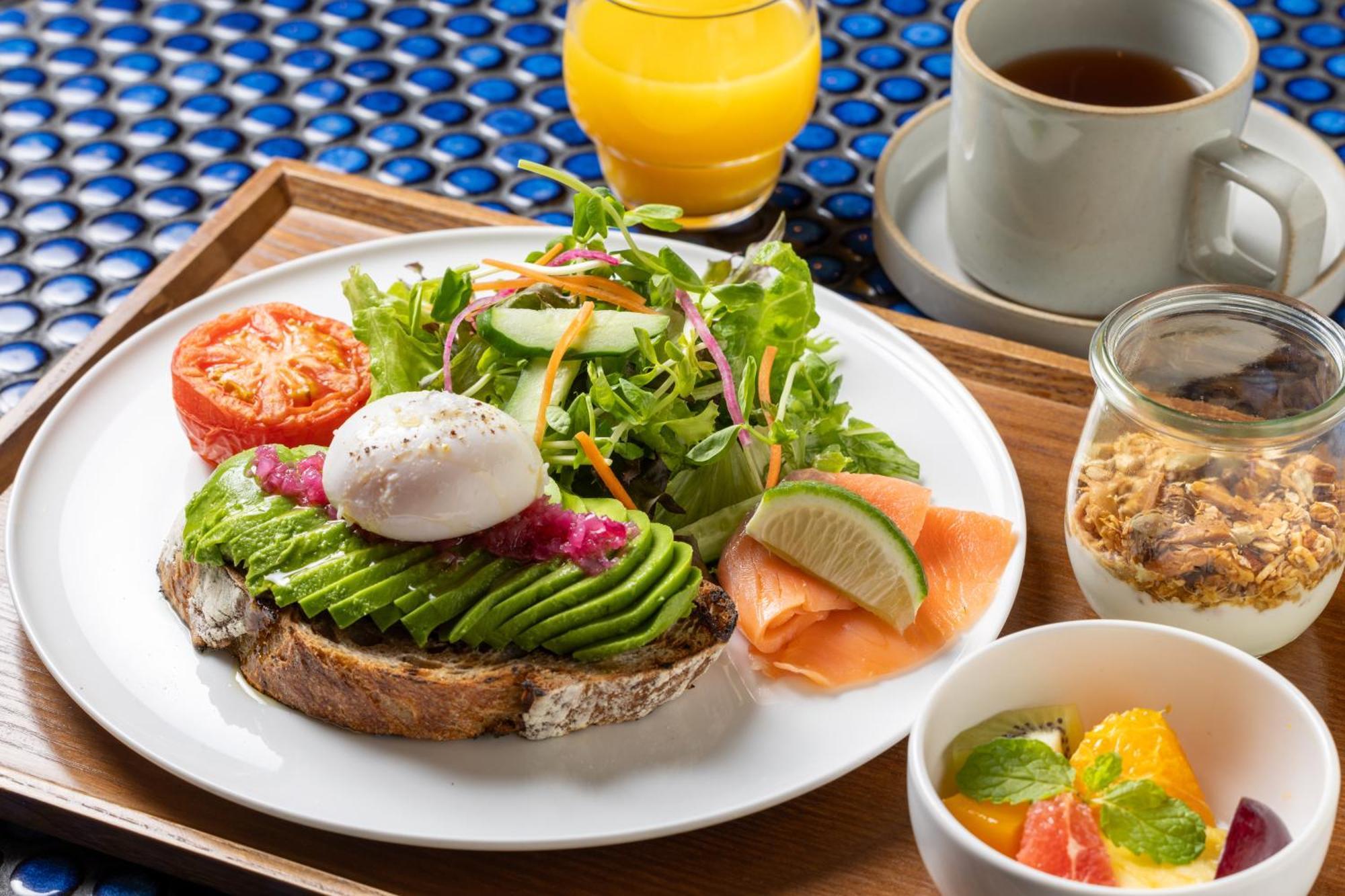 Ace Hotel Kyoto Ngoại thất bức ảnh Avocado on toast with poached eggs